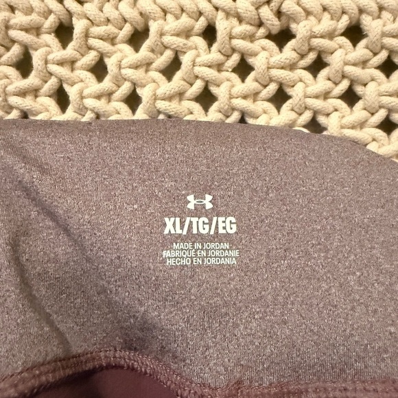 Under Armour Mauve Leggings XL – Women’s Two-Tone Accent Workout & Activewear - Picture 3 of 3